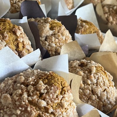 Pumpkin Streusel Muffins 4ct 