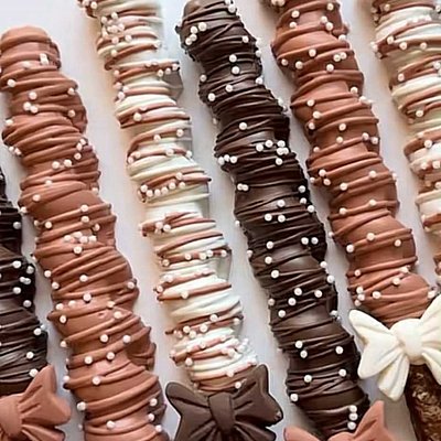 Caramel Chocolate Covered Pretzel Rods 