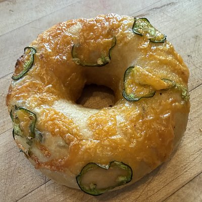 Jalapeño Cheddar Bagel  (Minimum QTY - 4)