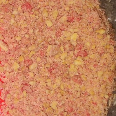 Strawberry Crumble Cheesecake 