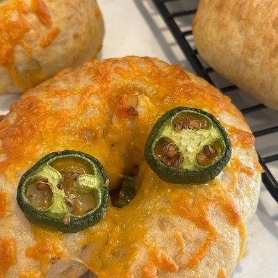 Jalapeño Cheddar Bagel