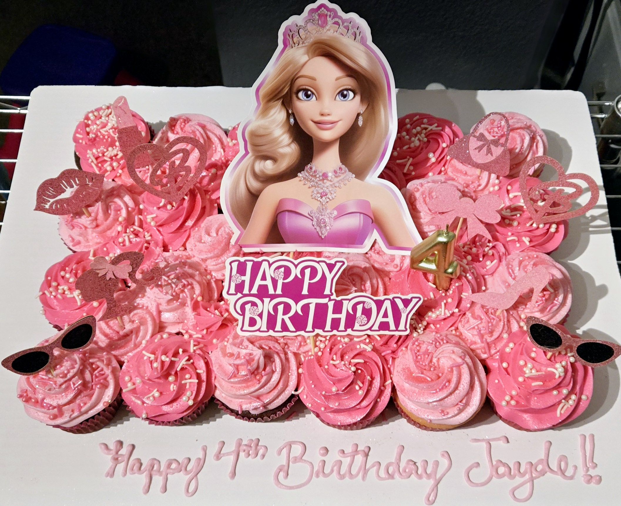 Cupcake Cake (24 Cupcakes)
