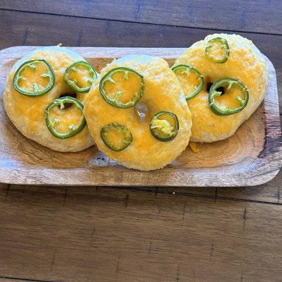 Jalapeño Cheddar Bagels