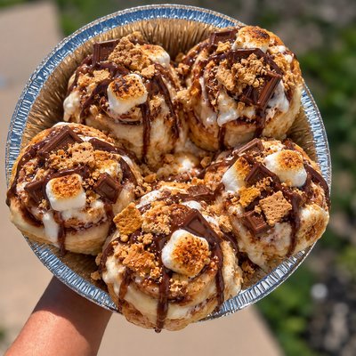 Smore's Cinnamon Rolls (5 Count)