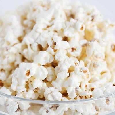 White Chocolate Caramel Popcorn w/o Nuts