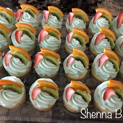 Standard Sponge Cupcakes (Customizable)