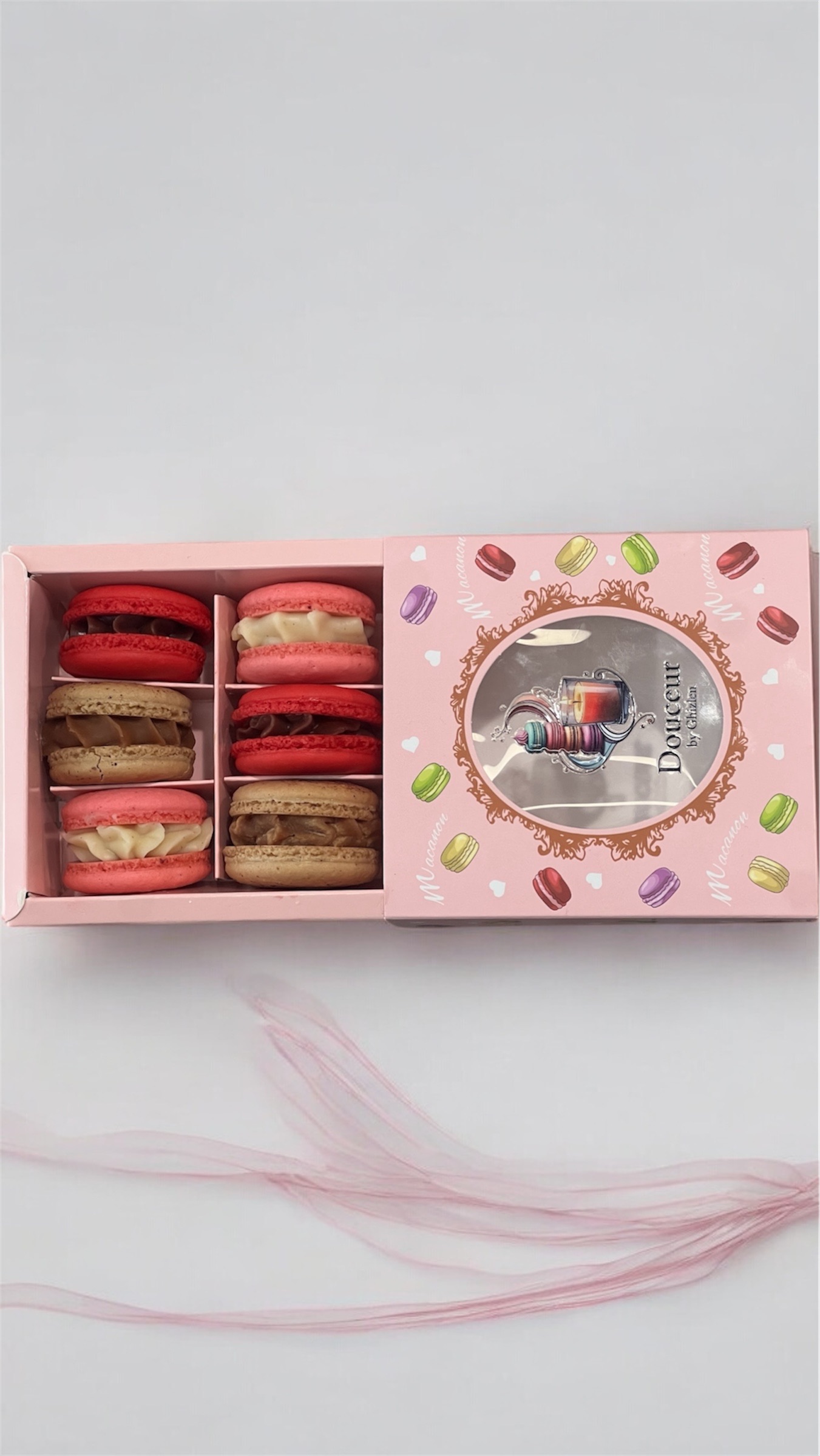 French almond macaroons gift box 6 pcs - variety of imported flavors