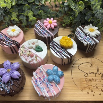 Cake Pucks (12)
