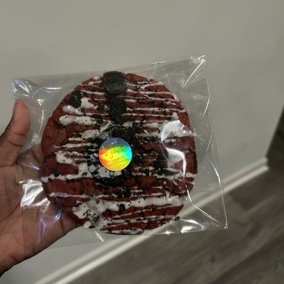 Red velvet Oreo Cookie