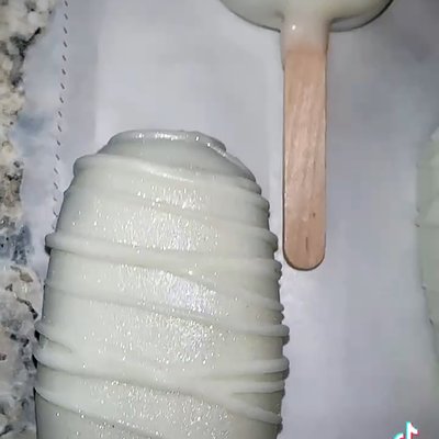 Cakesicles