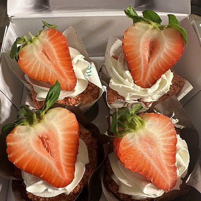 Dozen Lemon Strawberry Crunch