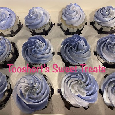 1 Dozen Vanilla Cupcakes 