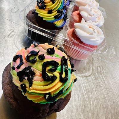 Lisa Frank Chocolate Cupcakes 6 Count