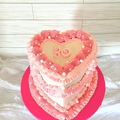 Vintage Cake 8” (about 15 Servings)
