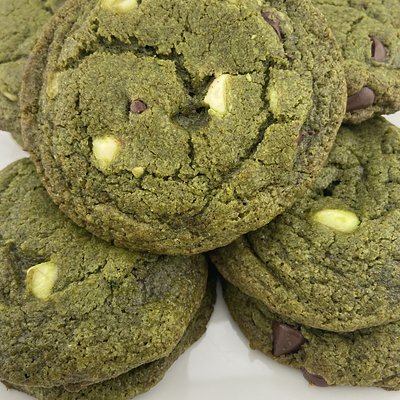 Matcha White / Semi-Seeet Chocolate Chip 1 Dz