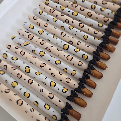 Dipped Pretzel Rods (1 Dozen)