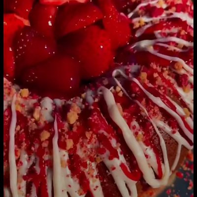 Strawberry 🍓 Crunch Poundcake