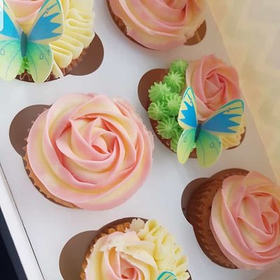 Box Of 12 Cupcakes