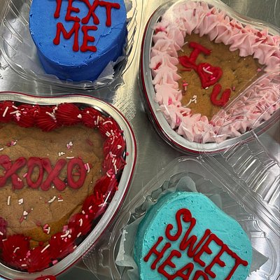 VALENTINE’S: Heart-Shaped Cookie Cake