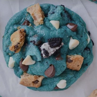 Jumbo Ooey Gooey Cookies