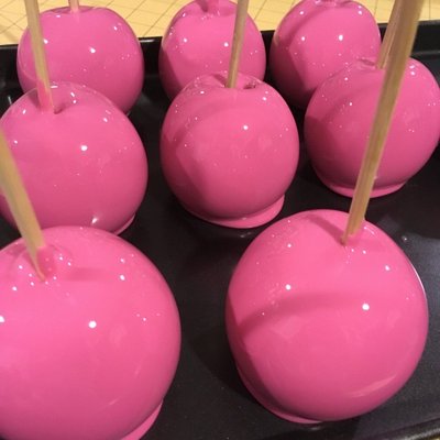 CANDY APPLES