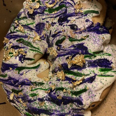 King Cake (Traditional) (1)