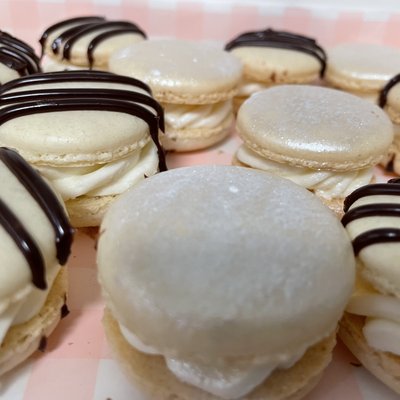 Macarons (6) Count Box. List Flavor And Color In Note Box.