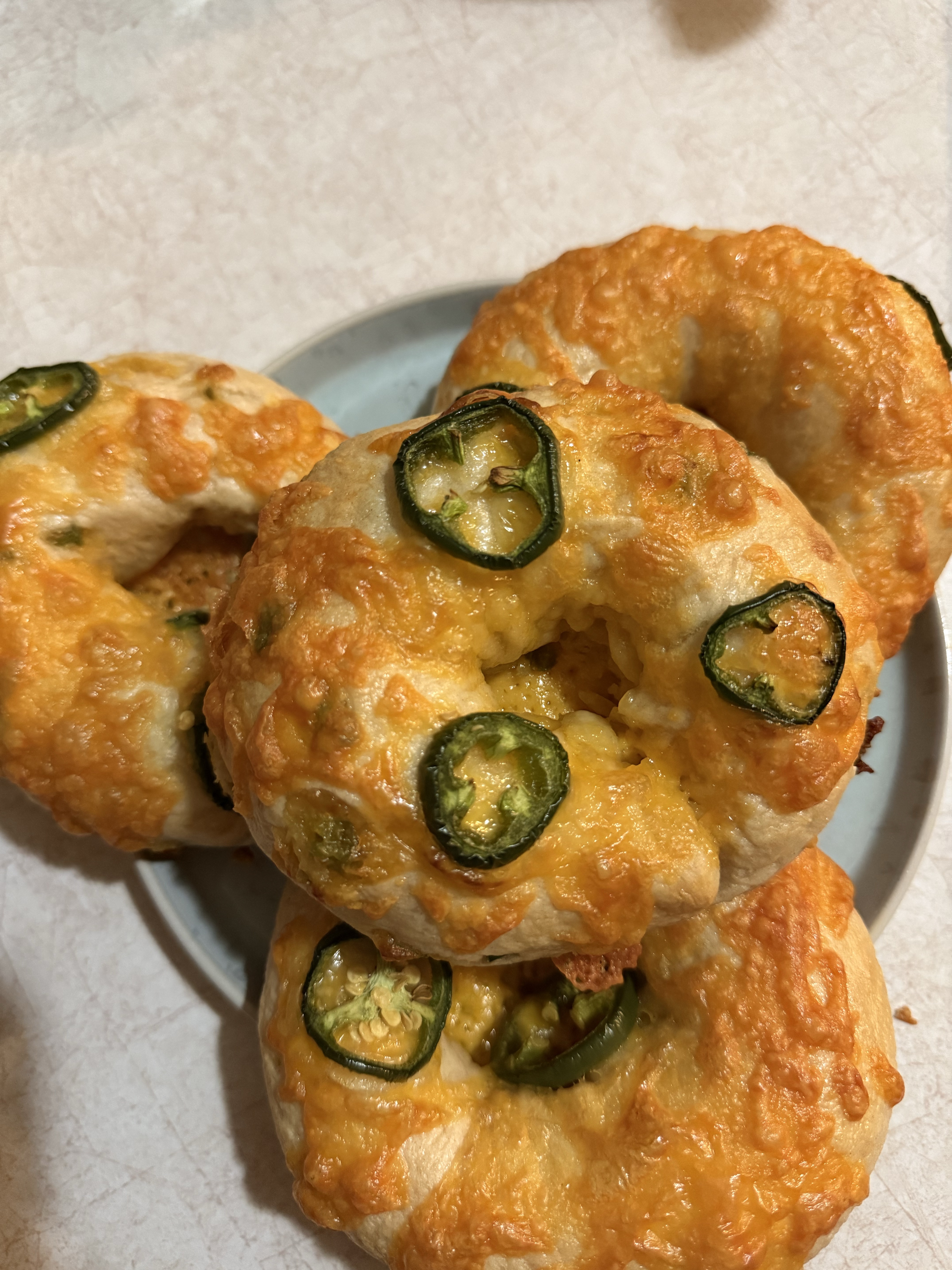 Jalapeño Cheddar Bagels 