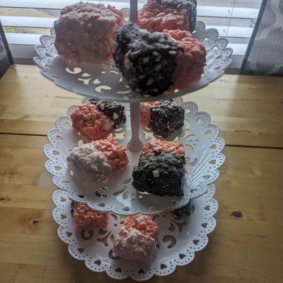 Peppermint Marshmallow Krispie Treats - Chocolate Dipped 6 Count