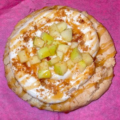 Carmel Apple Cheesecake 