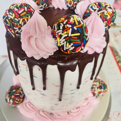 Birthday Cakes (6”, 8”, 9”, 10”, 12”)