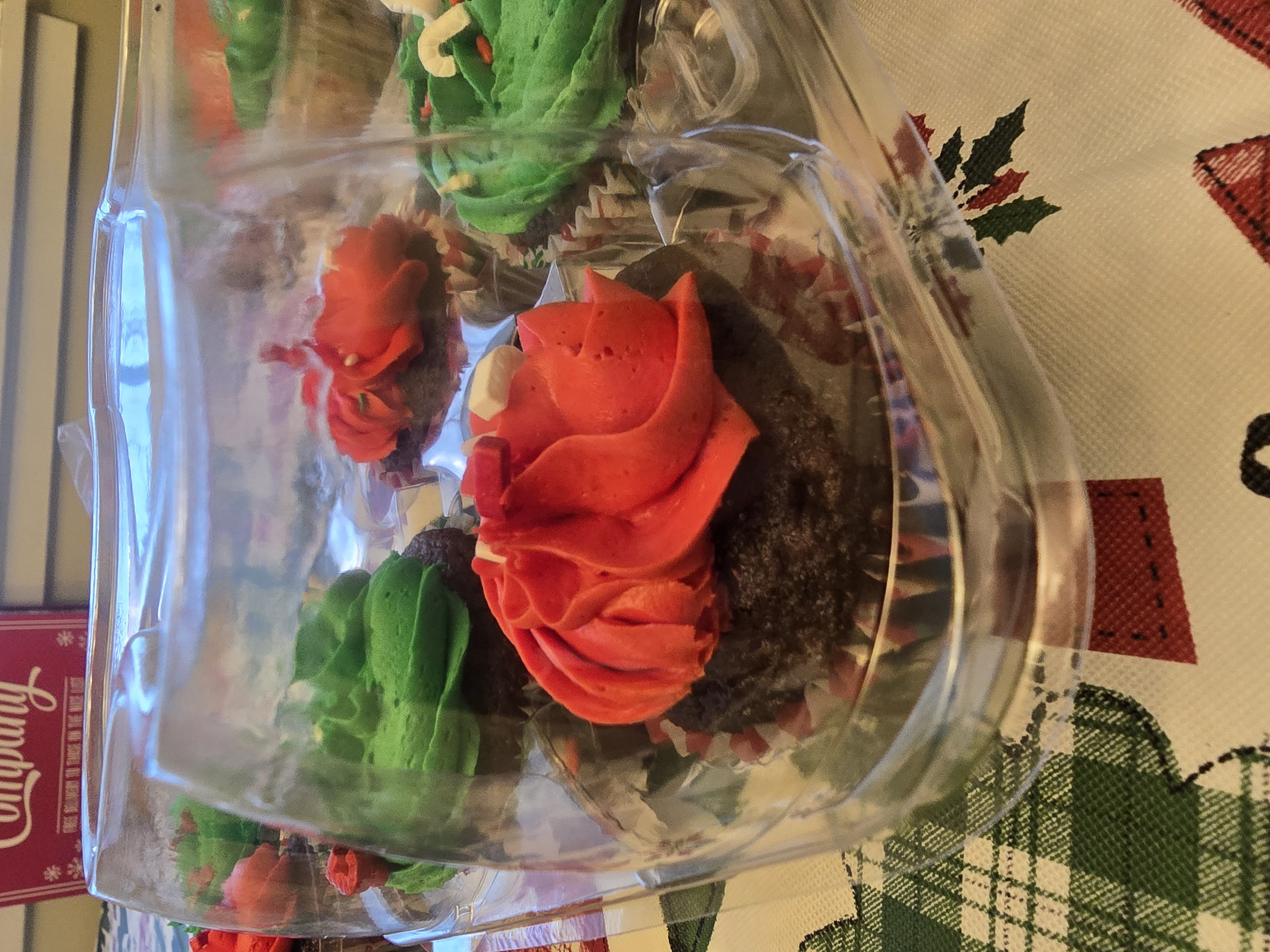 Chocolate Holiday Cupcake (4 Pack)