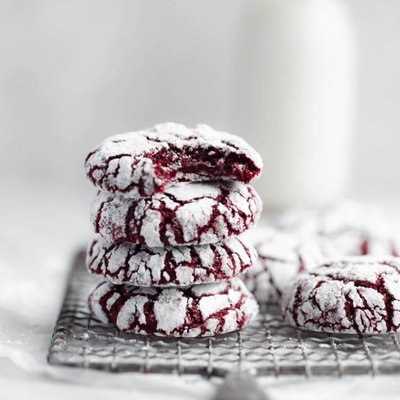 Red Velvet Crinkle Cookie