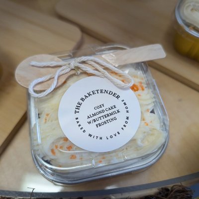 Mini Cozy Almond Cake w/smooth buttermilk frosting