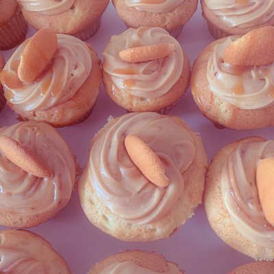 Salted Caramel Vanilla Pudding Cupcakes 