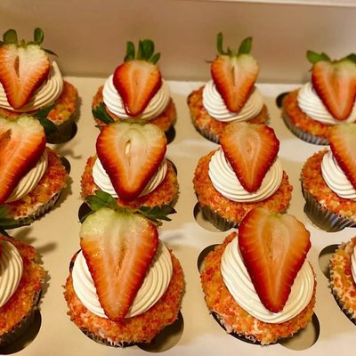 Cupcakes  Flavors:Ferrero Rocher,Strawberry Shortcake,Banana Pudding