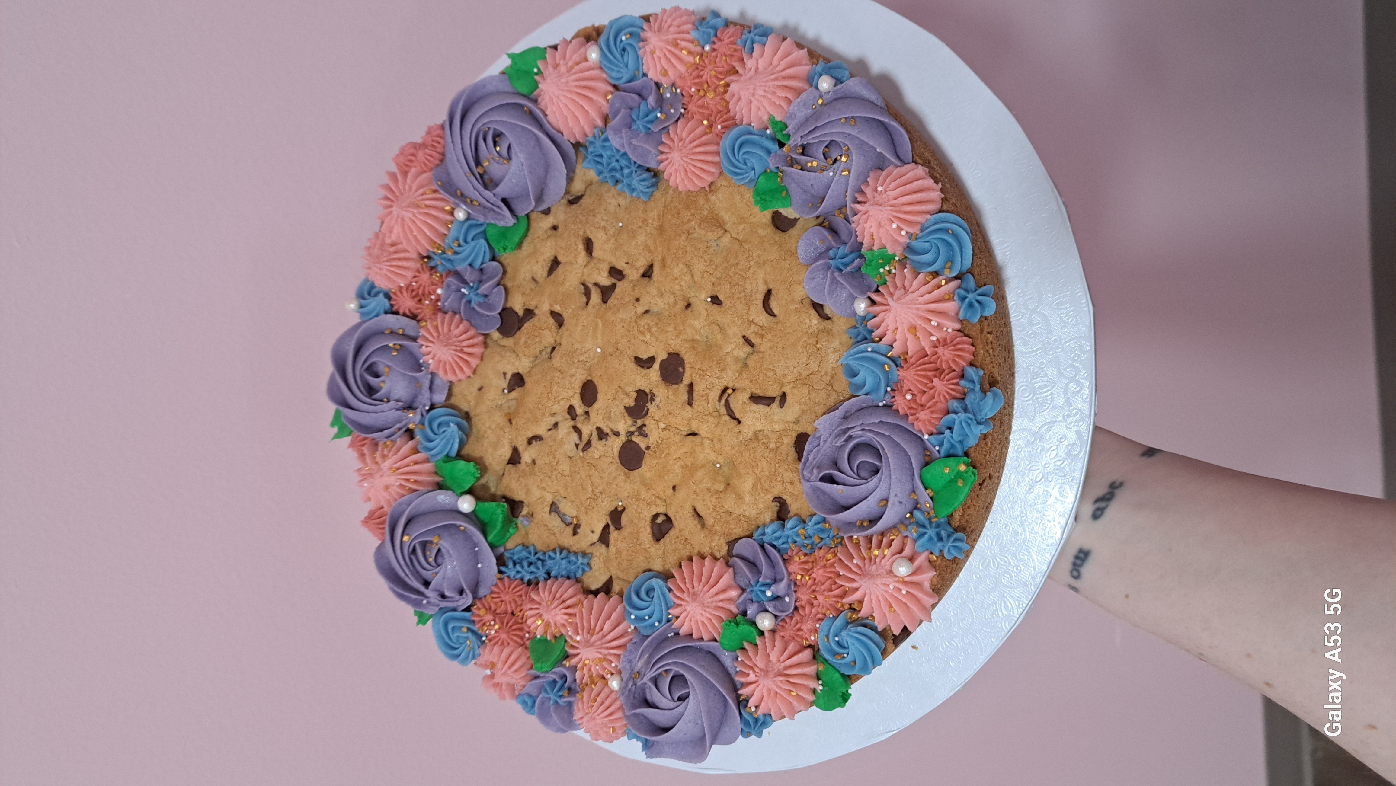 10" Chocolate chip cookie cake