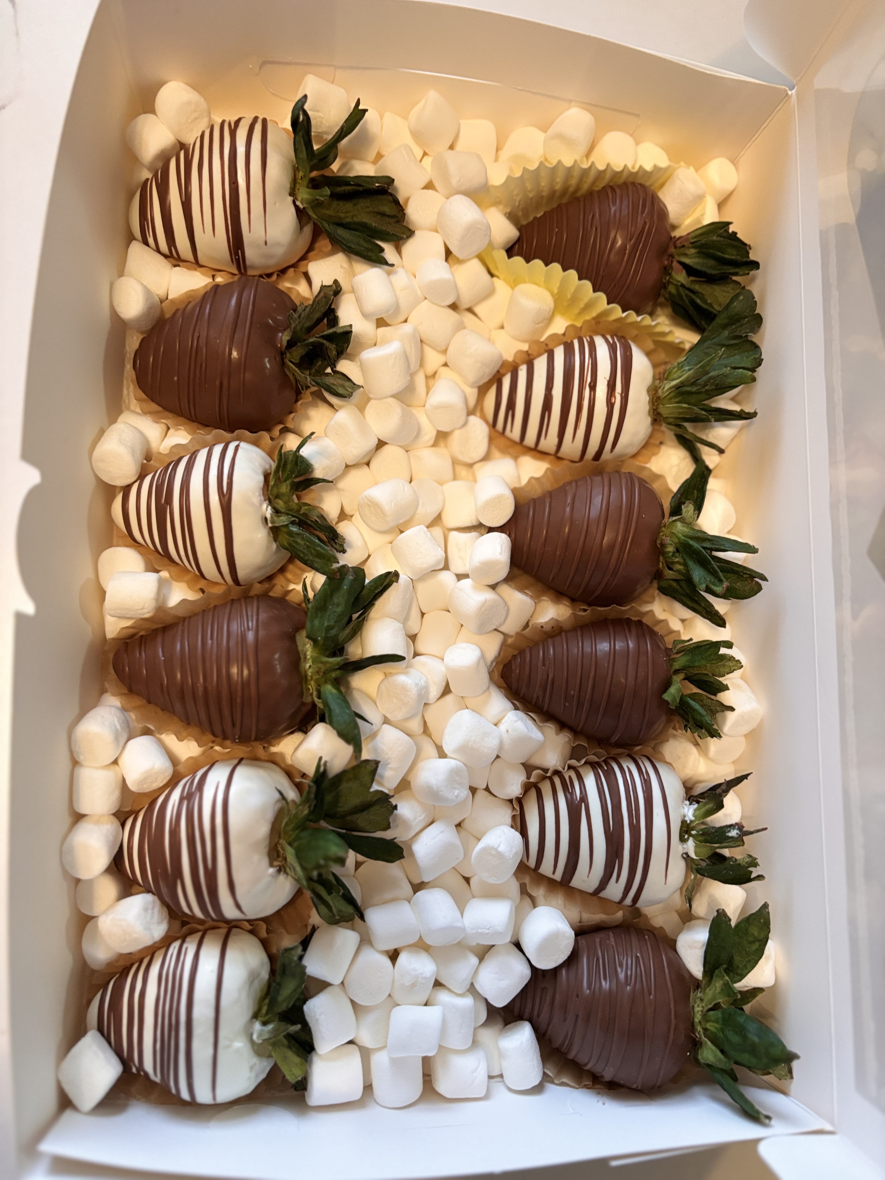 Dozen Dipped And Drizzled Strawberries 