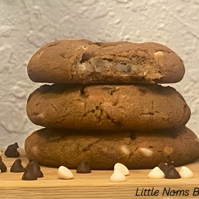 Salted Caramel Cheesecake Cookie