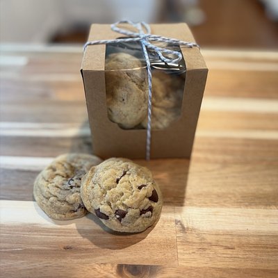 Small Cookie Box: Salted Chocolate Chip (8 ct)