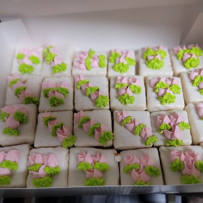 Petti Fours 