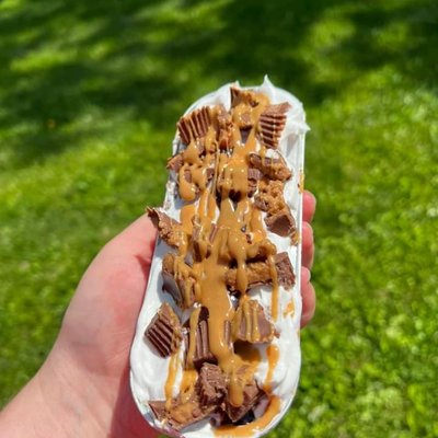 Reese’s Peanut Butter Mini Cake 