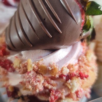 Chocolate Covered Strawberries (12)