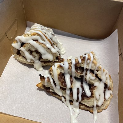 Cinnamon Roll Scones