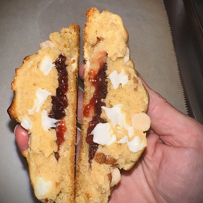 6oz. Raspberry Beret (Cheesecake Cookie)