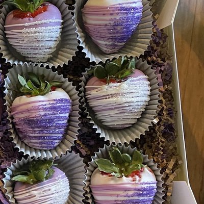 6 Chocolate Covered Strawberries 