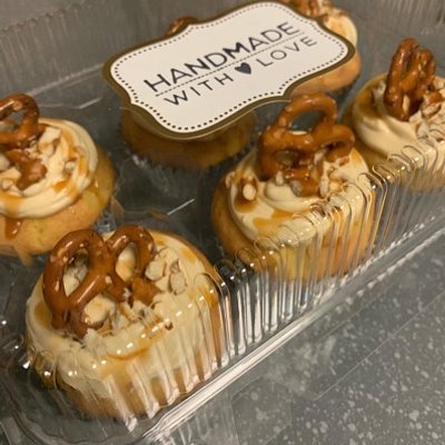 Salted Caramel Pretzel Cupcakes (24)