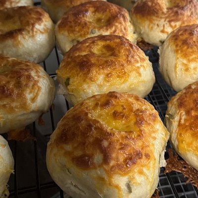 Sourdough Jalapeño Cheddar Bagels 
