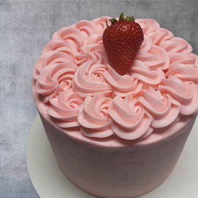 Small Signature Strawberry Cake 