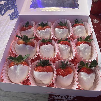 12ct - White Strawberry Box
